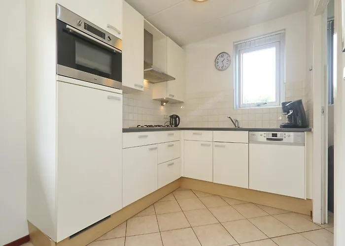 Comfortable Holiday Home With A Garden At 1.1Km From The Sea